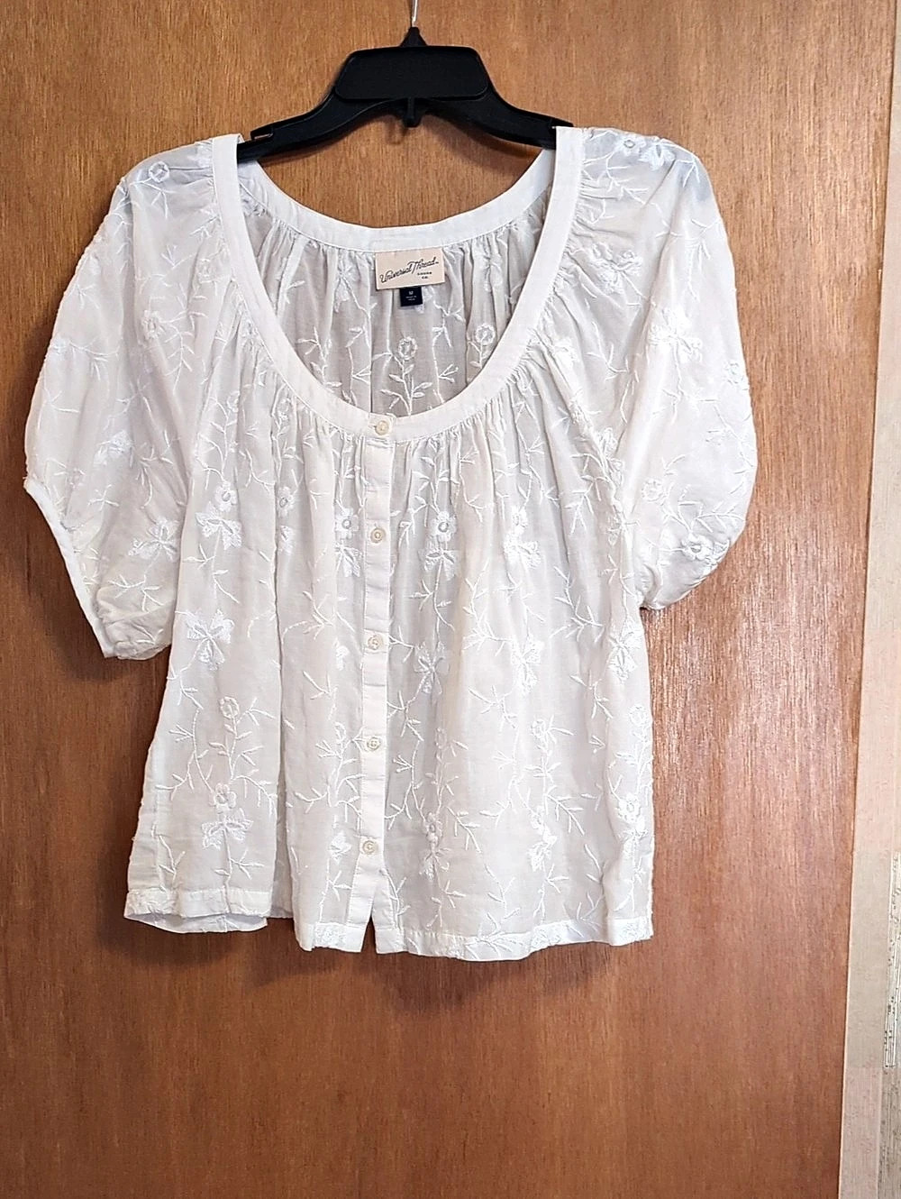 Universal Thread Women's Puff Short Sleeve Embroidered Blouse White Medium